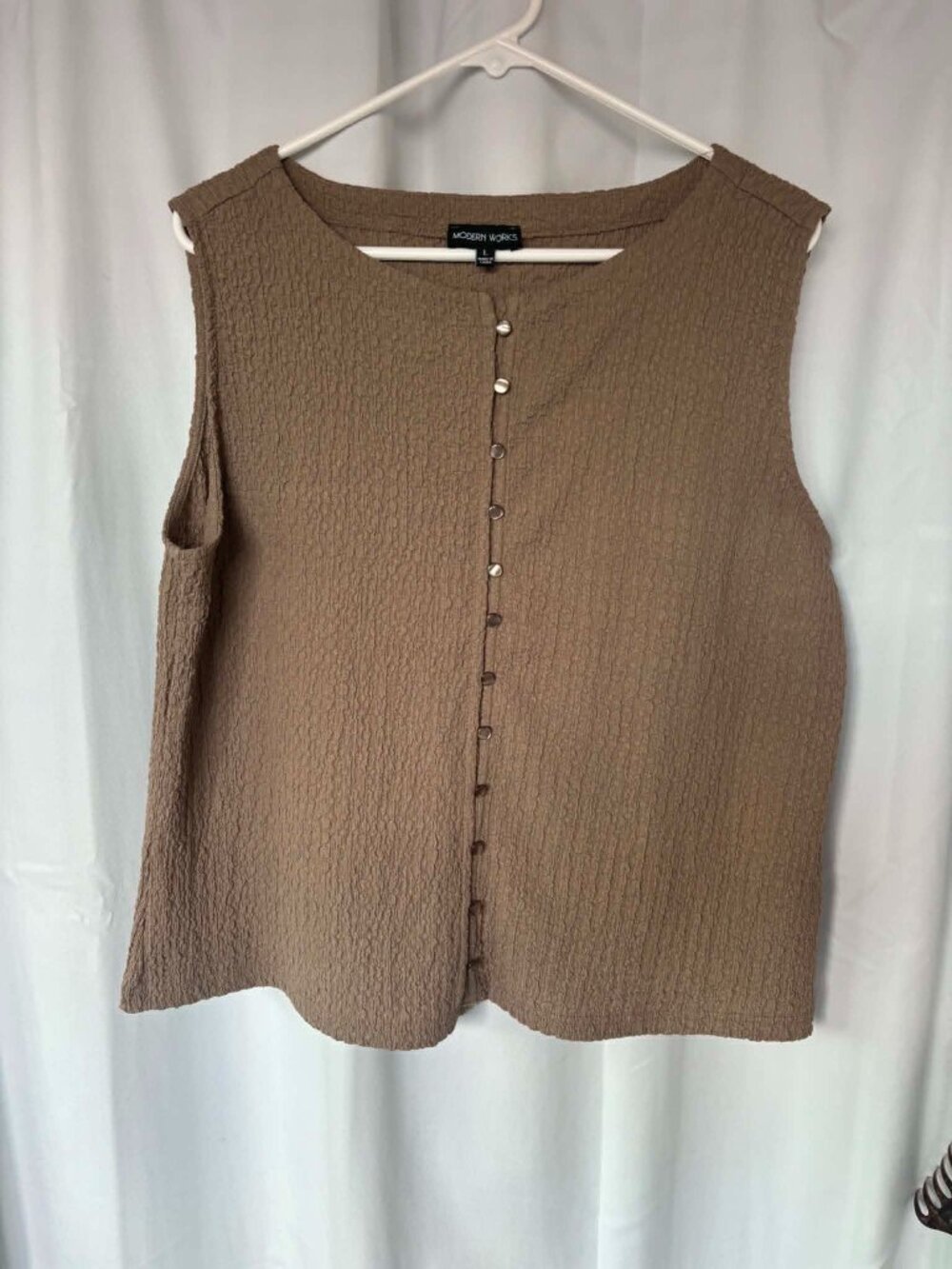 Modern Works Taupe Sleeveless Buttonfront Top Size Large